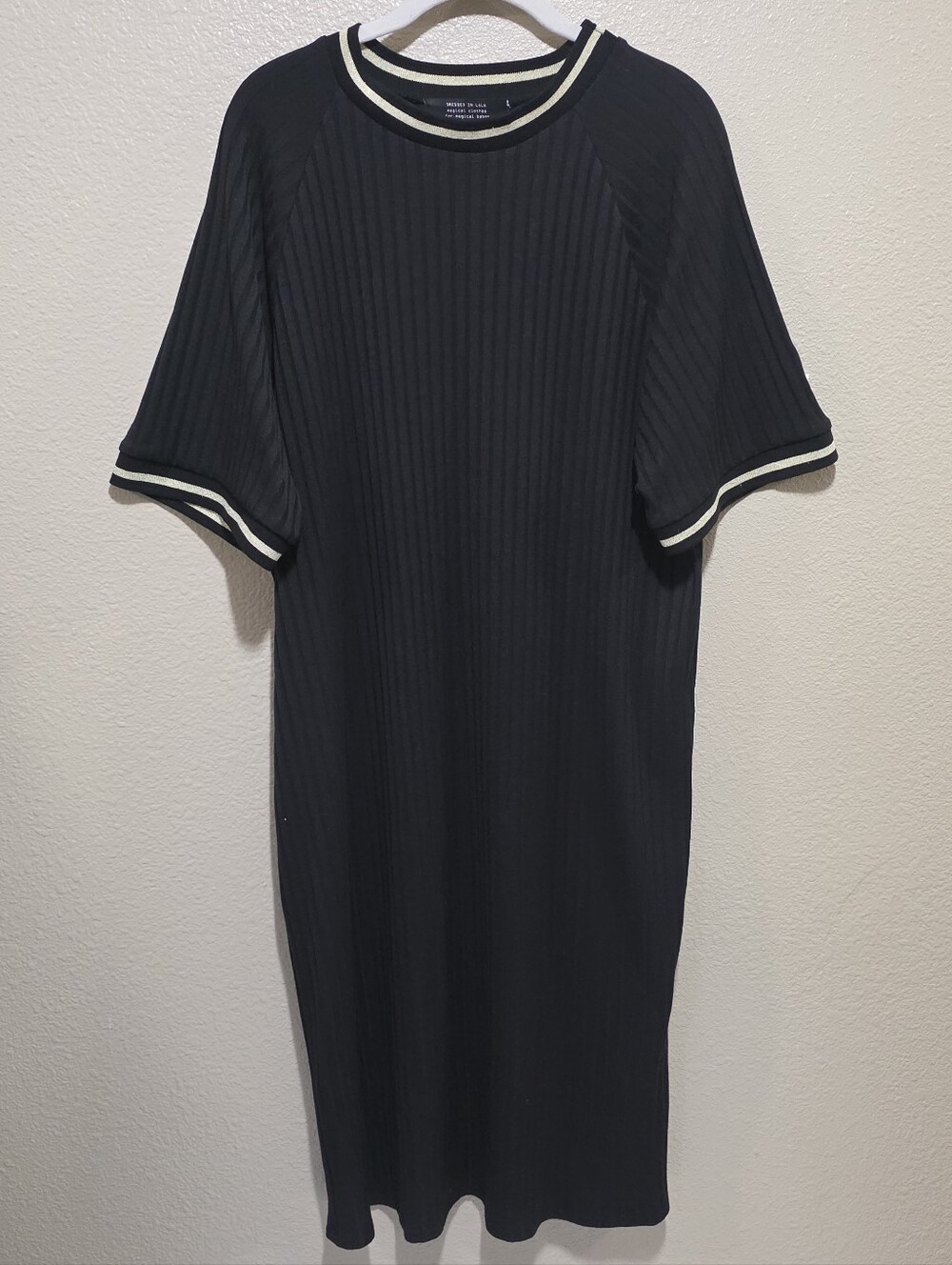 Dressed in LALA Black Ribbed Tee Shirt Midi Dress with Gold Trim Size Med Casual